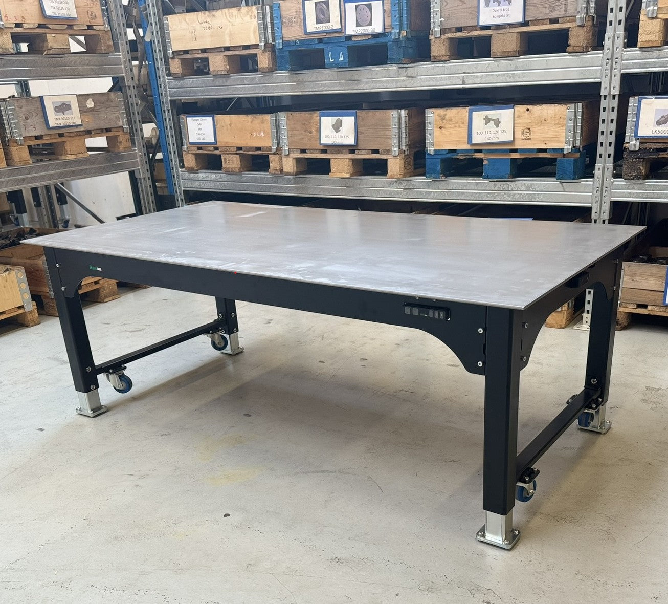 Svejsebord med hæve-/sænkefunktion - løfter 500 kg.